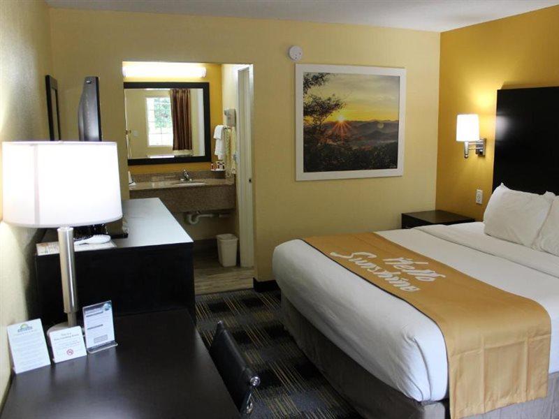 Days Inn By Wyndham Canton Zewnętrze zdjęcie